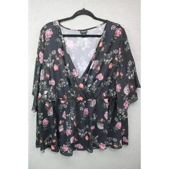 Torrid Short Flutter Sleeves Babydoll Top-Size 3X-Floral-Silky-Whimsigoth - Picture 1 of 6